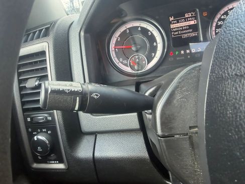 Used 2019 RAM 1500 Express w/ Express Value Package AWD/4WD image 15