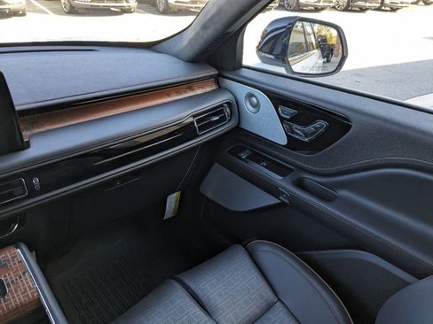 New 2025 Lincoln Aviator Black Label image 18