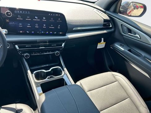 New 2026 Chevrolet Traverse LT w/ Driver Confidence Package FWD image 15