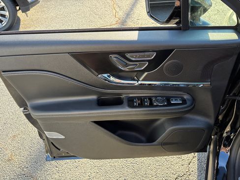 New 2026 Lincoln Corsair Premiere image 11