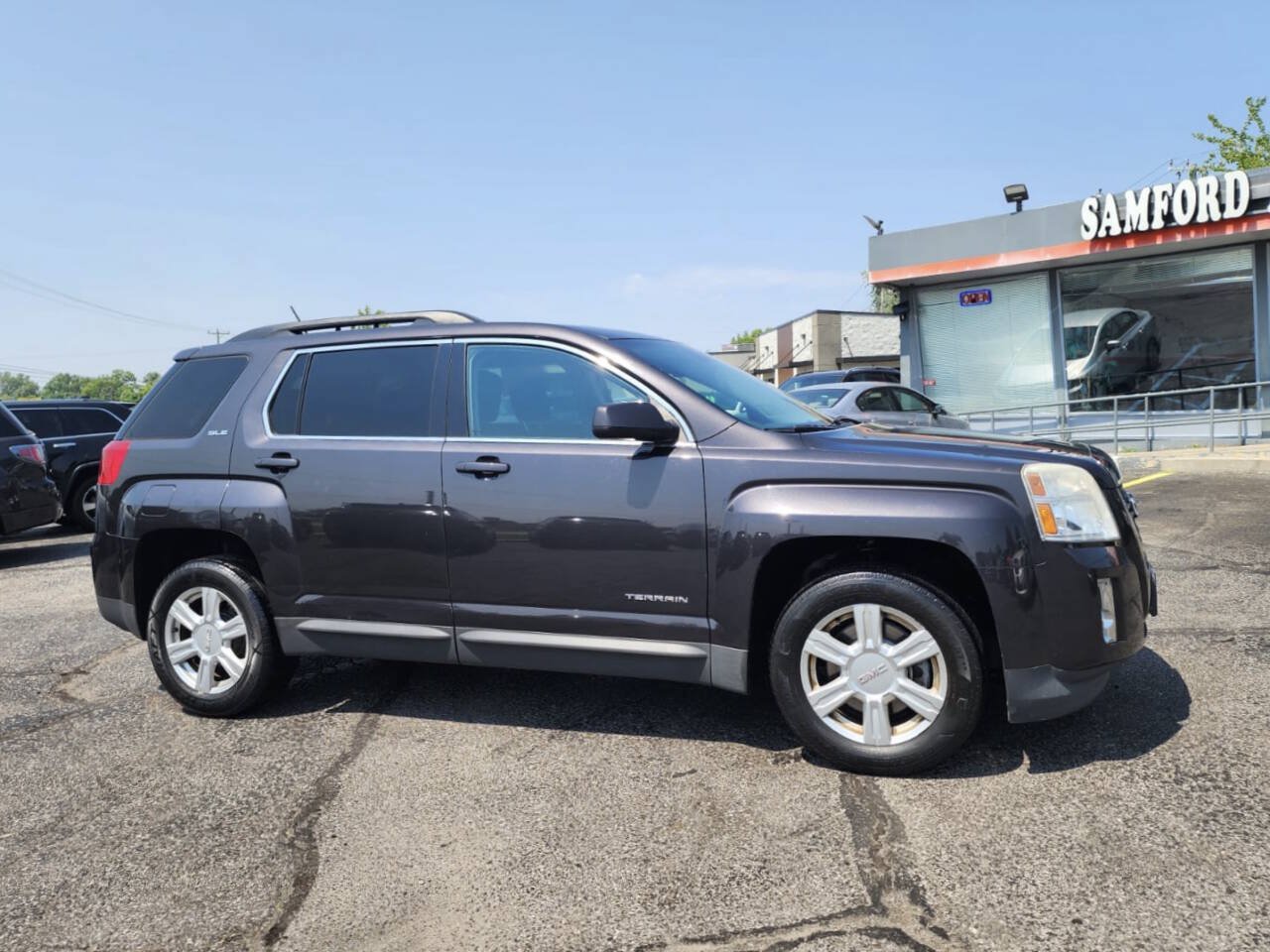 Used 2014 GMC Terrain SLE w/ Convenience Package FWD image 2