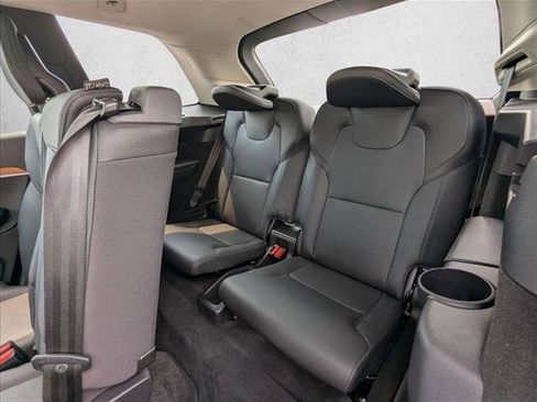 Used 2025 Volvo XC90 B6 Plus AWD/4WD image 21