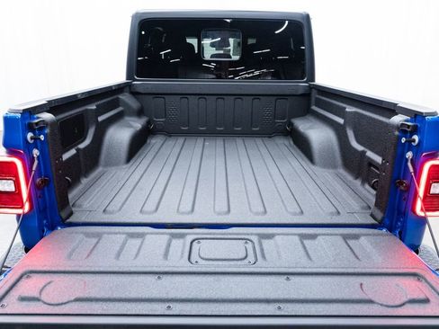 New 2026 Jeep Gladiator Willys image 8