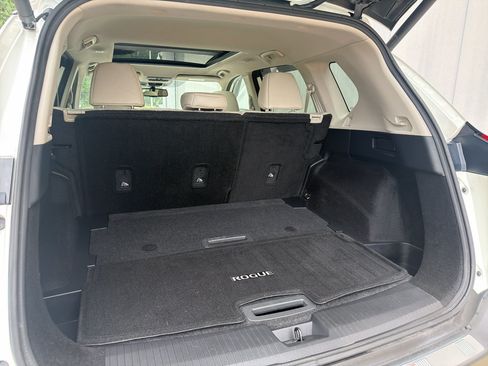 Used 2021 Nissan Rogue SL w/ Premium Package FWD image 16