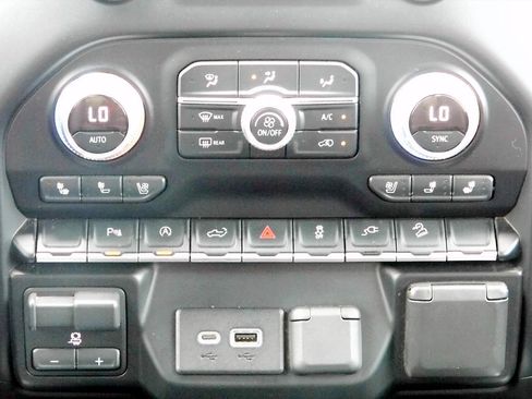 Used 2019 GMC Sierra 1500 AT4 w/ AT4 Premium Package image 17