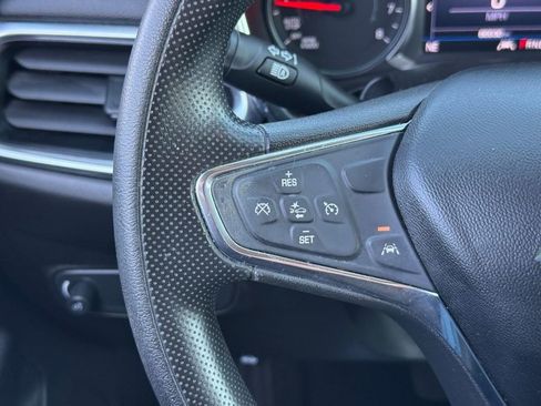 Used 2020 Chevrolet Equinox LT image 18