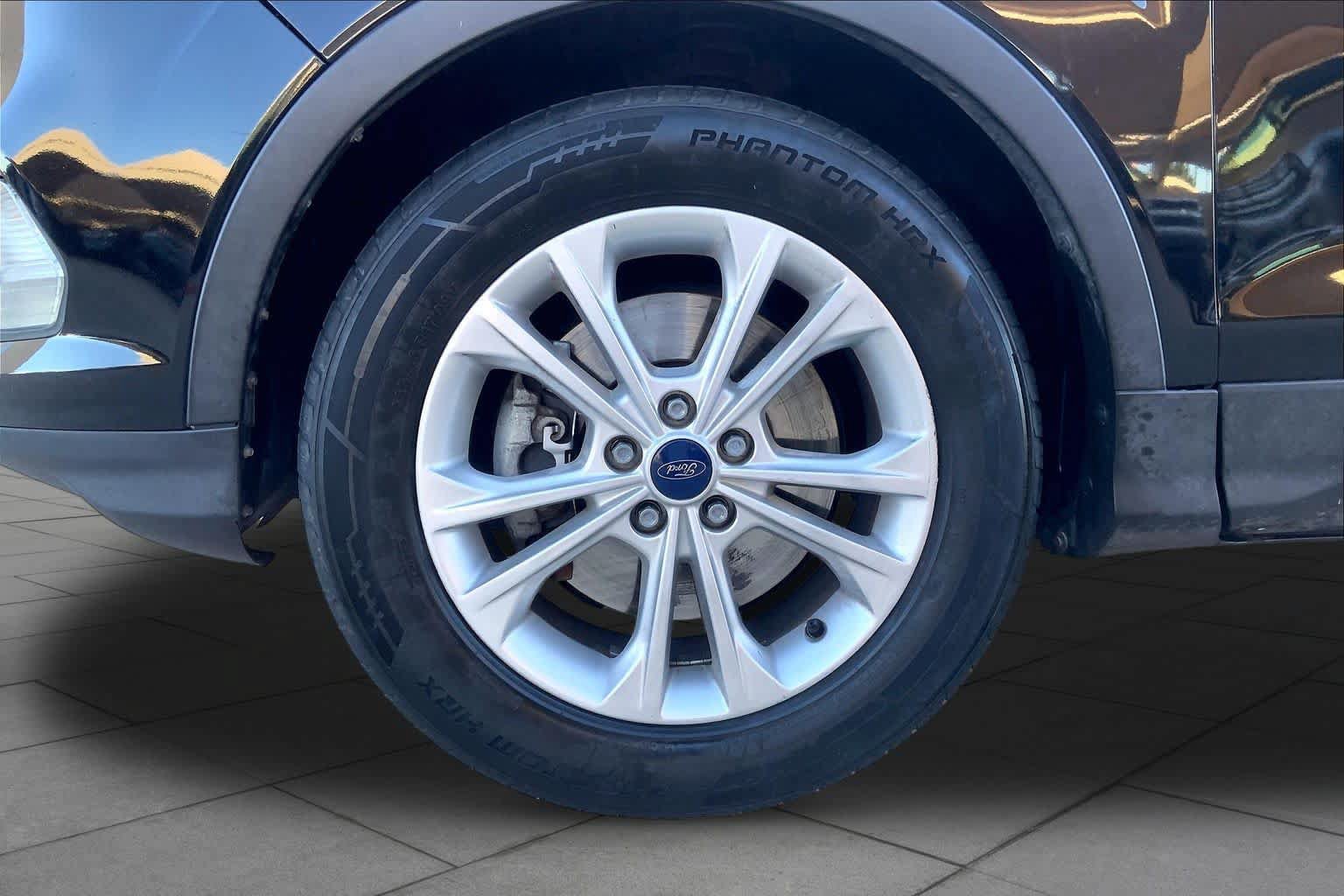 Used 2017 Ford Escape SE AWD/4WD image 11