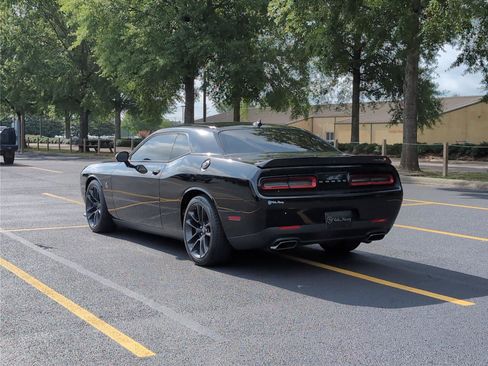 Used 2022 Dodge Challenger R/T Scat Pack RWD image 3