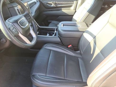 Used 2024 GMC Yukon Denali image 11