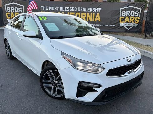Used 2019 Kia Forte S w/ S Premium Package FWD image 2