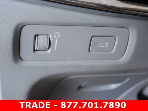 Used 2018 Volvo S90 T5 Momentum w/ Convenience Package image 18