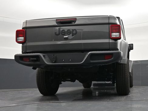 Used 2025 Jeep Gladiator Sport AWD/4WD image 26