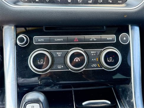 Used 2017 Land Rover Range Rover Sport HSE image 17
