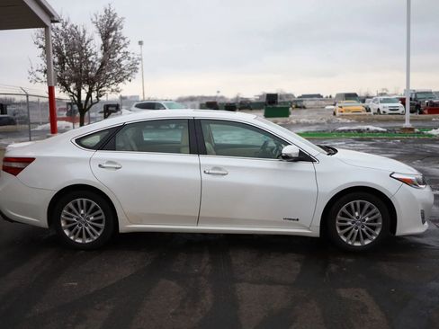 Used 2015 Toyota Avalon Limited w/ Technology Package image 4