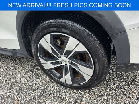 Used 2025 Volvo V60 B5 Cross Country Plus AWD/4WD image 7