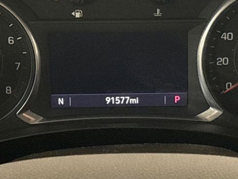 Used 2021 Chevrolet Traverse LT image 20