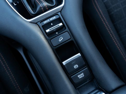 Used 2024 Honda HR-V Sport image 28