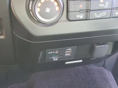 Used 2015 Ford F150 XLT w/ Equipment Group 302A Luxury AWD/4WD image 31
