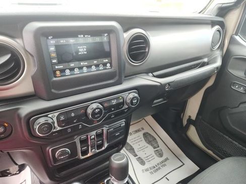 Used 2020 Jeep Gladiator Sport w/ Quick Order Package 24S AWD/4WD image 30