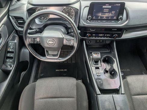 Used 2025 Nissan Rogue SV FWD image 6