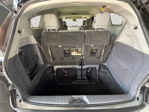 Used 2021 Toyota Sienna FWD image 14