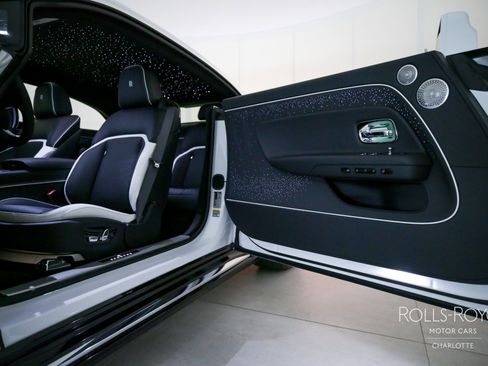 Used 2024 Rolls-Royce Spectre w/ Spectre Launch Package image 41