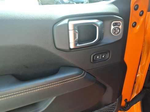 Used 2025 Jeep Wrangler Unlimited Sahara AWD/4WD image 12