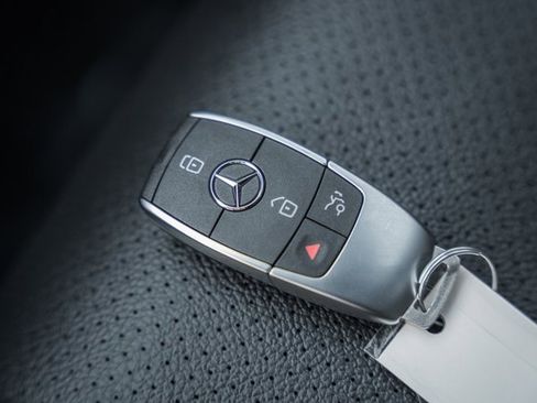 Certified 2025 Mercedes-Benz GLE 450e 4MATIC image 44