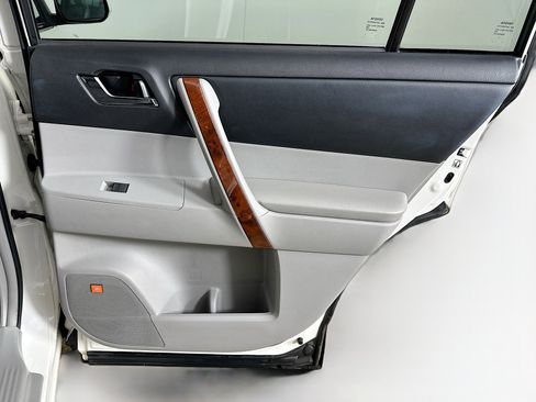 Used 2013 Toyota Highlander Limited image 33