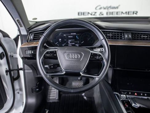Used 2019 Audi e-tron Prestige AWD/4WD image 23