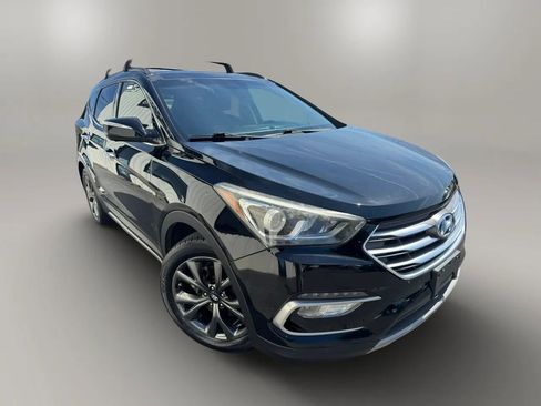 Used 2017 Hyundai Santa Fe Sport FWD image 2