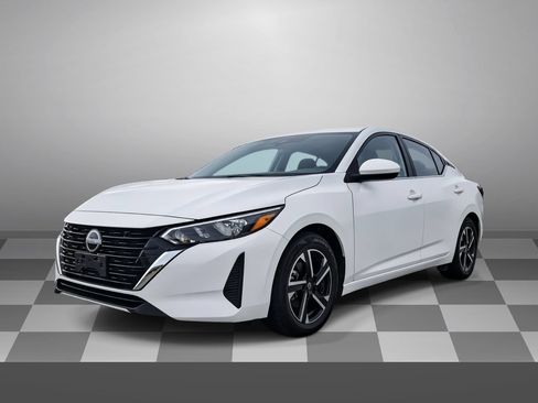 Used 2025 Nissan Sentra SV FWD image 3