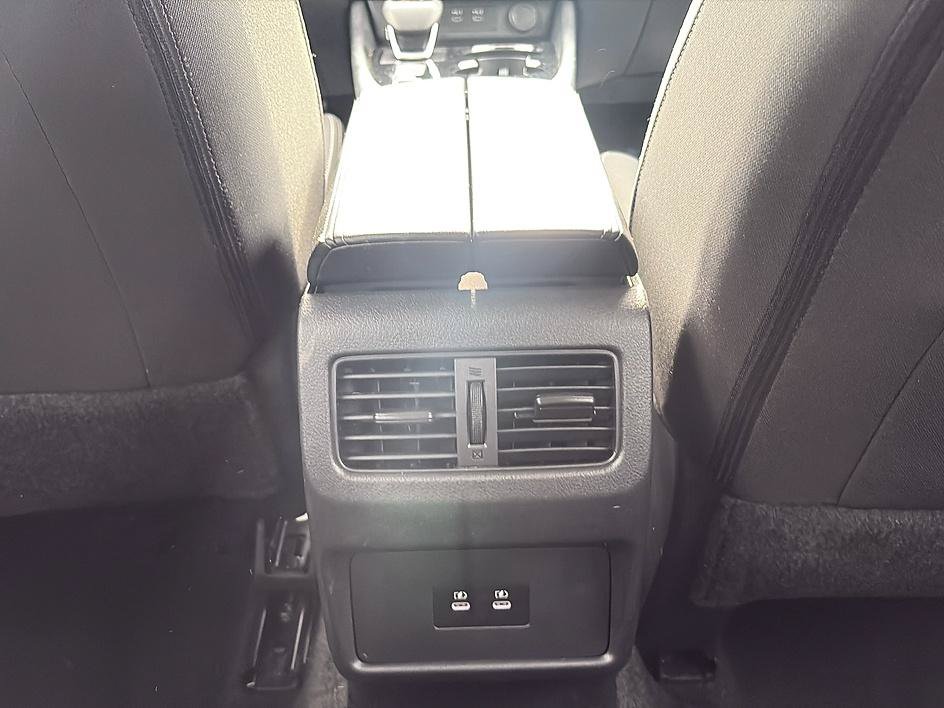 Certified 2025 Nissan Rogue SV FWD image 20