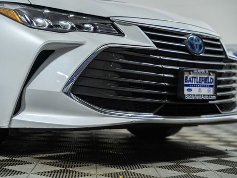 Used 2020 Toyota Avalon XLE w/ Moonroof Package image 14
