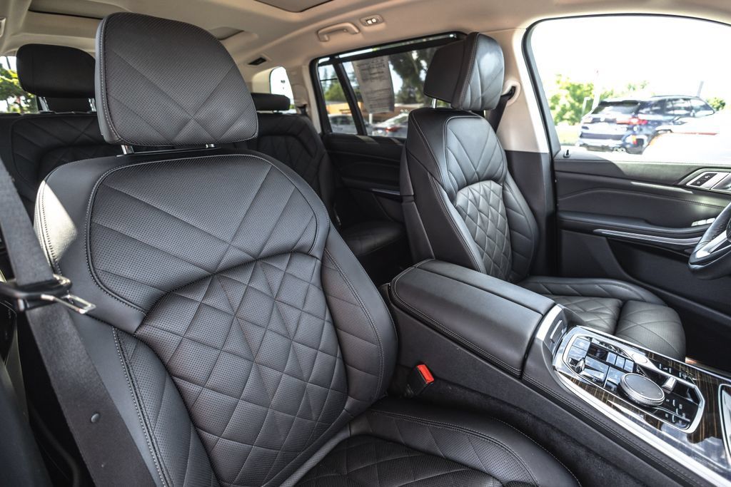 Used 2024 BMW X7 xDrive40i AWD/4WD image 28
