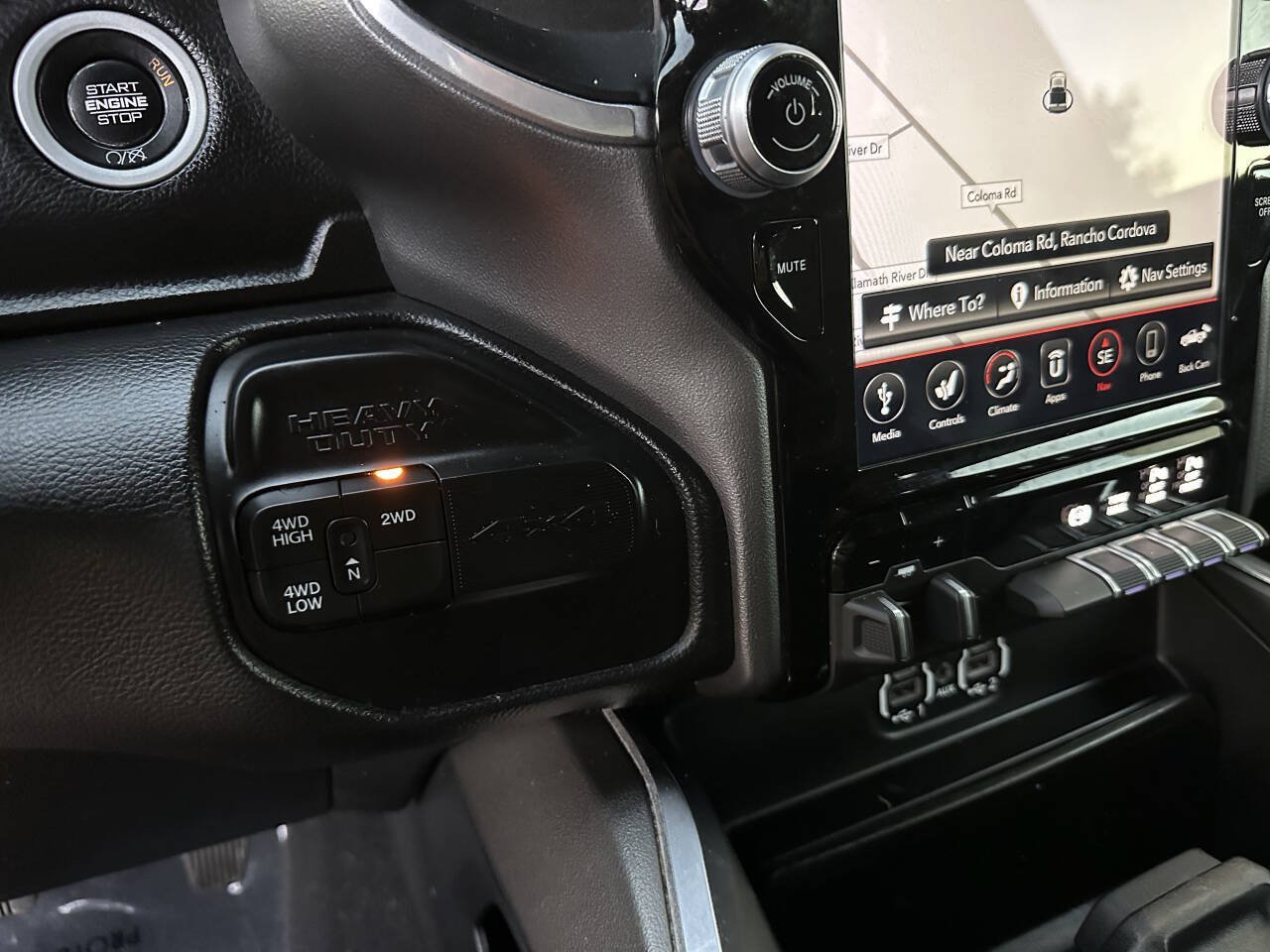Used 2020 RAM 2500 Laramie w/ Night Edition AWD/4WD image 26