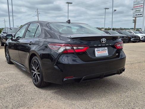 Used 2023 Toyota Camry SE FWD image 4