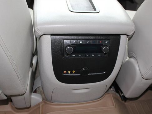 Used 2012 Chevrolet Suburban LTZ image 14