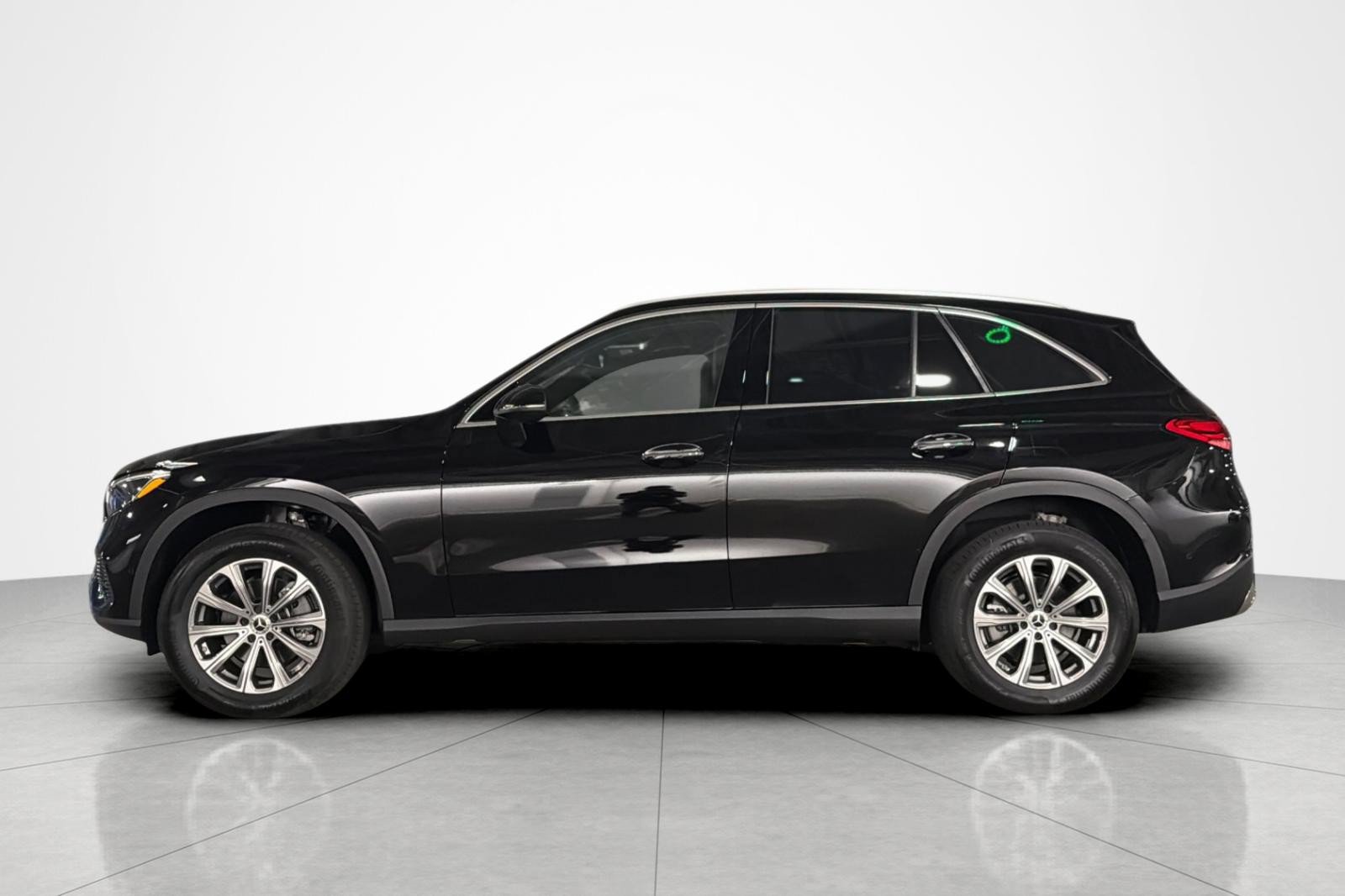 New 2026 Mercedes-Benz GLC 300 image 2