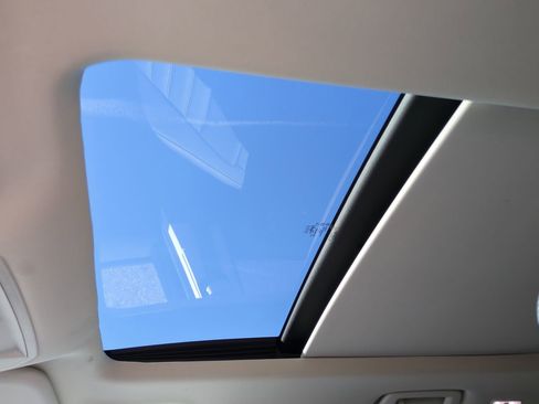 Used 2019 Ford Escape Titanium image 20