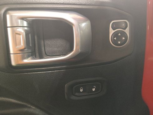 Used 2021 Jeep Wrangler Unlimited Sport AWD/4WD image 27