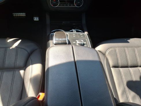 Used 2019 Mercedes-Benz GLE 43 AMG 4MATIC image 18