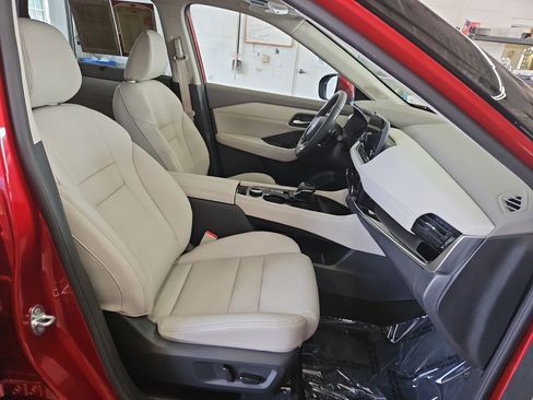 Used 2023 Nissan Rogue SL w/ SL Premium Package AWD/4WD image 9