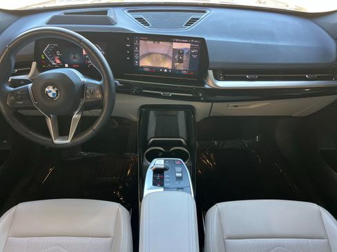 Used 2025 BMW X1 xDrive28i w/ Technology Package AWD/4WD image 4