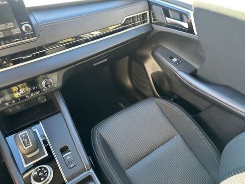 Used 2024 Mitsubishi Outlander ES image 22