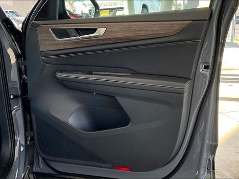 New 2025 Volkswagen Atlas SEL image 28