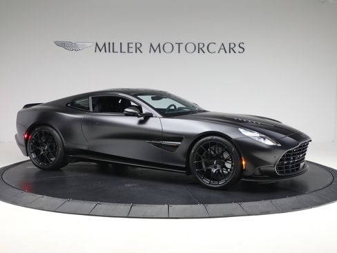Used 2025 Aston Martin Vanquish image 11