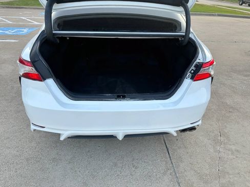 Used 2019 Toyota Camry SE FWD image 20