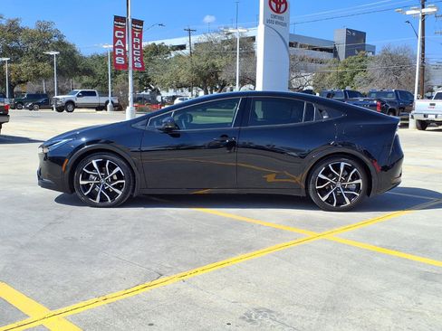Used 2026 Toyota Prius Plug-In Hybrid image 7