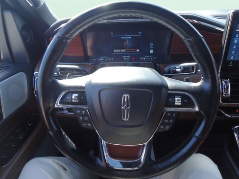 Certified 2024 Lincoln Navigator L Reserve AWD/4WD image 12